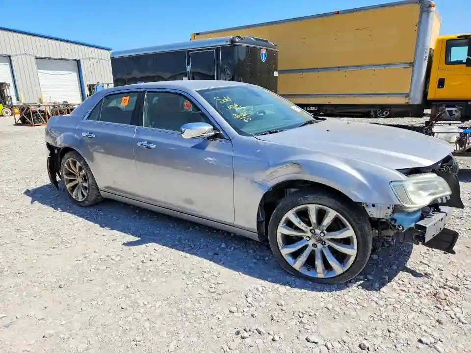 2C3CCAEGXJH145936 2018 CHRYSLER 300-3