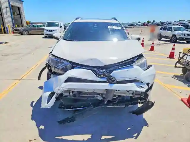 JTMRFREV5JJ718041 2018 TOYOTA RAV4-4