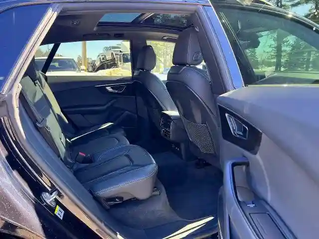 WA1EVAF19KD011890 2019 AUDI Q8-5