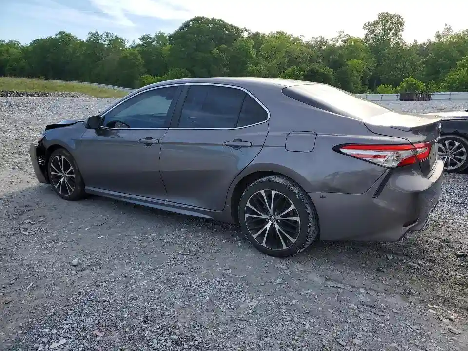 4T1B11HK3JU028561 2018 TOYOTA CAMRY-1
