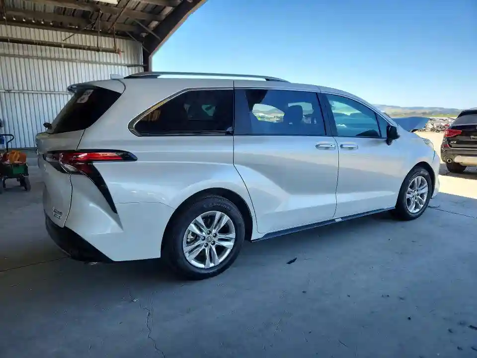 5TDZSKFC5RS150842 2024 TOYOTA SIENNA-2