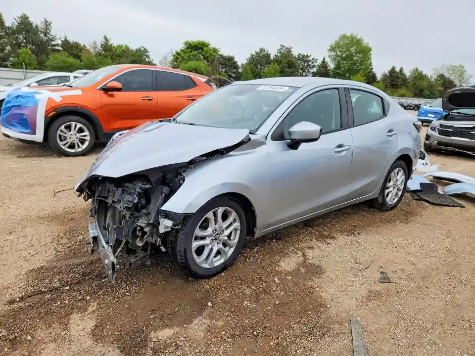 3MYDLBYVXHY175489 2017 TOYOTA YARIS-0