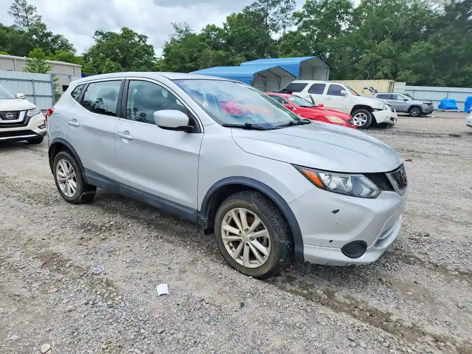 JN1BJ1CR0JW287072 2018 NISSAN ROGUE-3