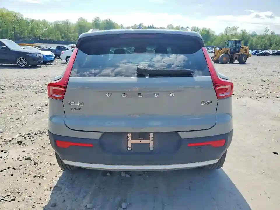 YV4L12UE7S2599978 2025 VOLVO XC40-5