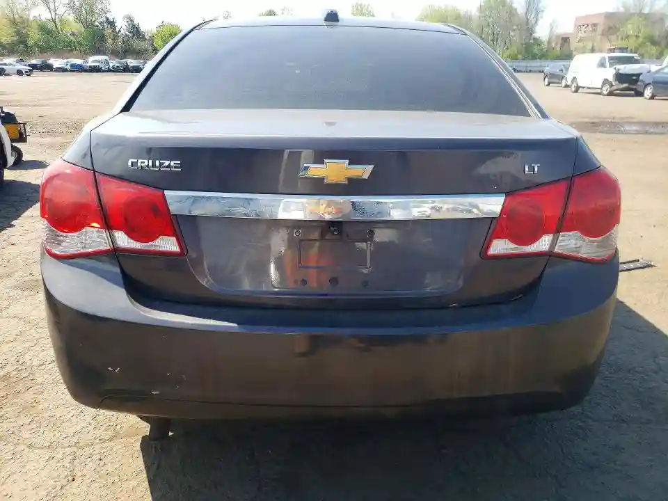 1G1PE5SBXF7142702 2015 CHEVROLET CRUZE-5