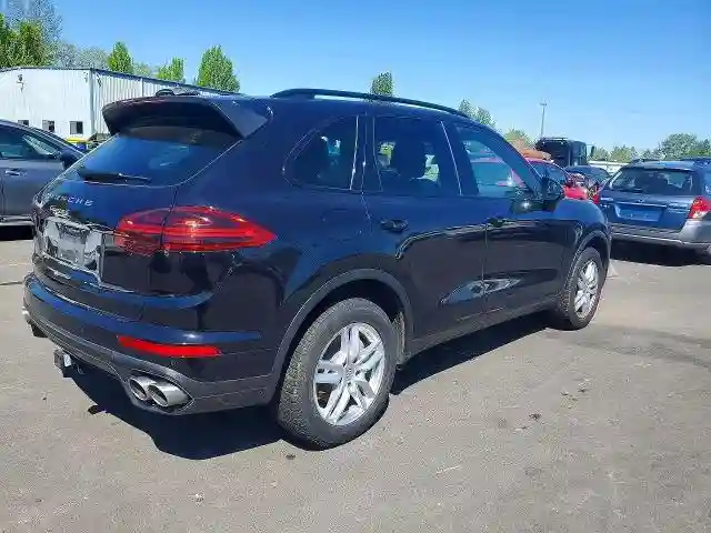 WP1AB2A24GLA93235 2016 PORSCHE CAYENNE-2