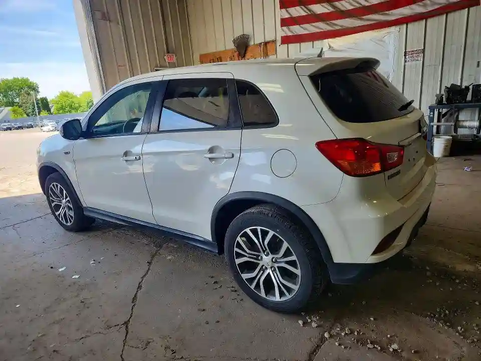 JA4AR3AW6JU025584 2018 MITSUBISHI OUTLANDER-1