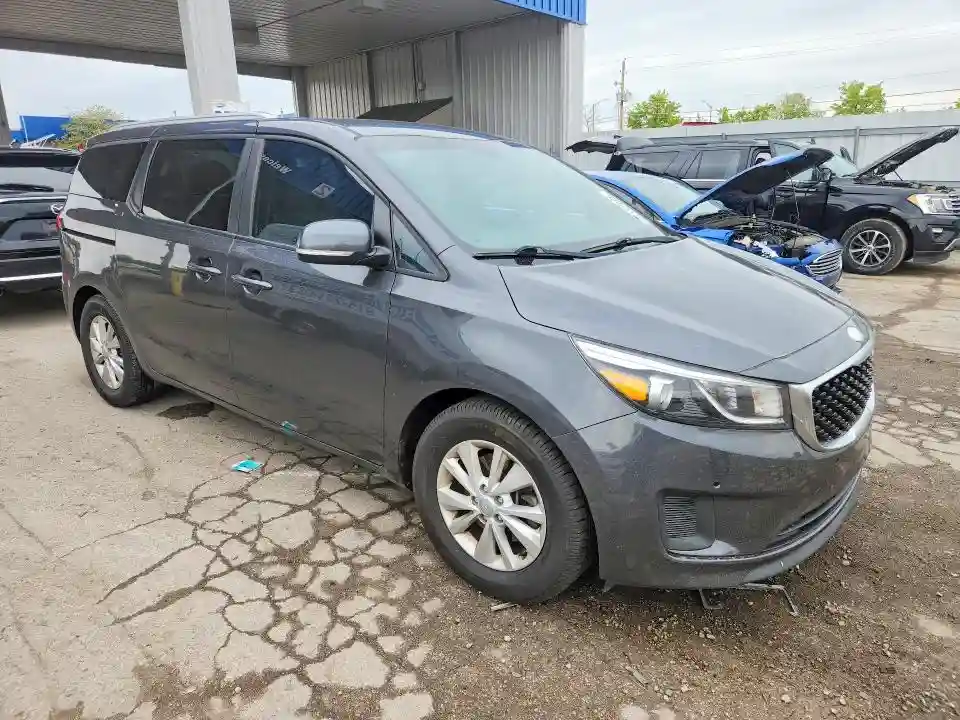 KNDMB5C1XJ6396823 2018 KIA SEDONA-3