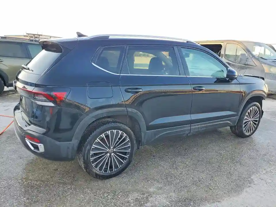 3VVSC7B21TM007520 2026 VOLKSWAGEN TAOS SE-2