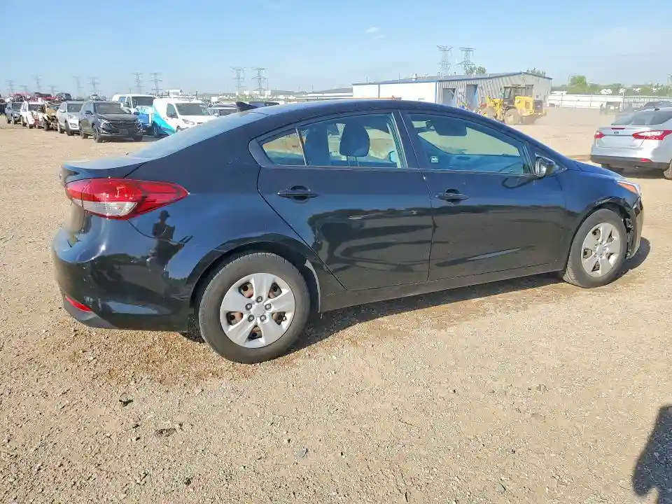 3KPFL4A72HE152899 2017 KIA FORTE-2