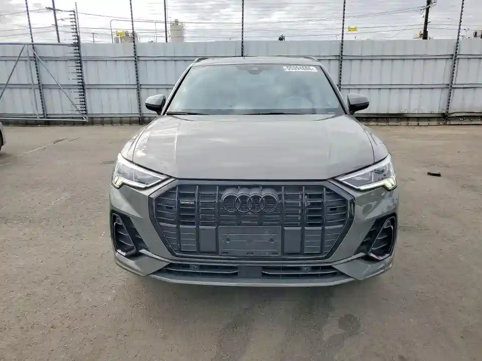 WA1EECF32R1108051 2024 AUDI Q3-4