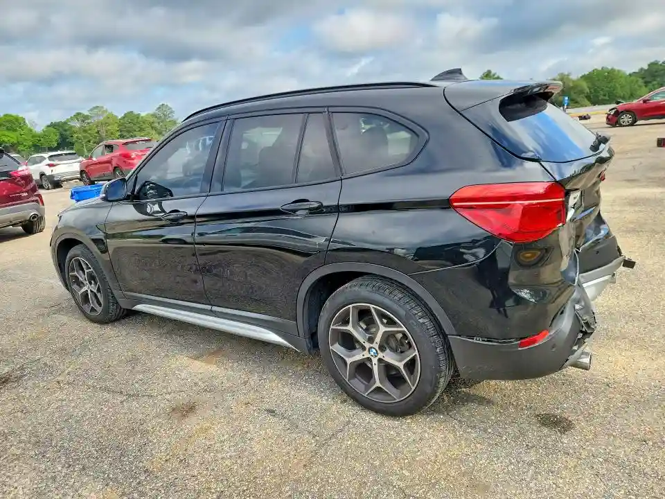 WBXHU7C33H5H38014 2017 BMW X1-1