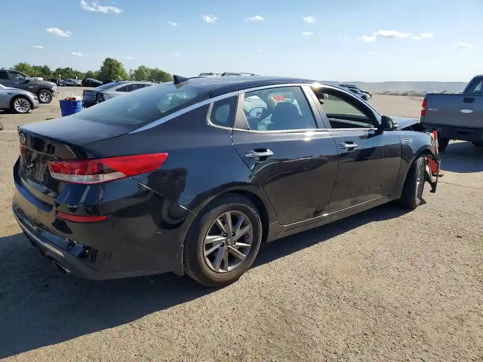 5XXGT4L32KG303060 2019 KIA OPTIMA-2