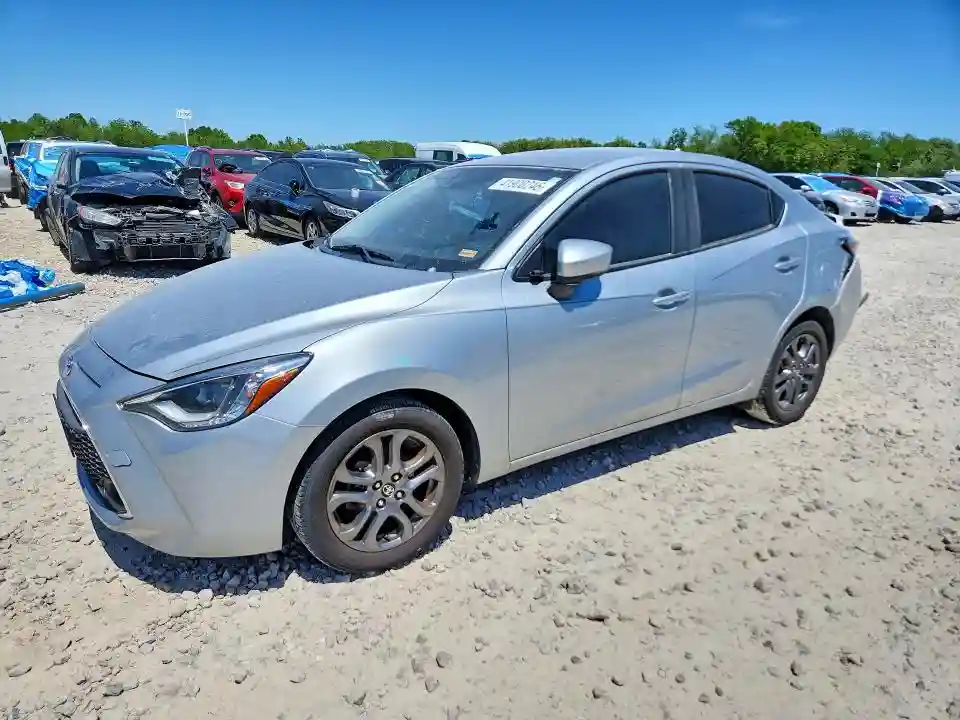 3MYDLBYV6KY509055 2019 TOYOTA YARIS-0