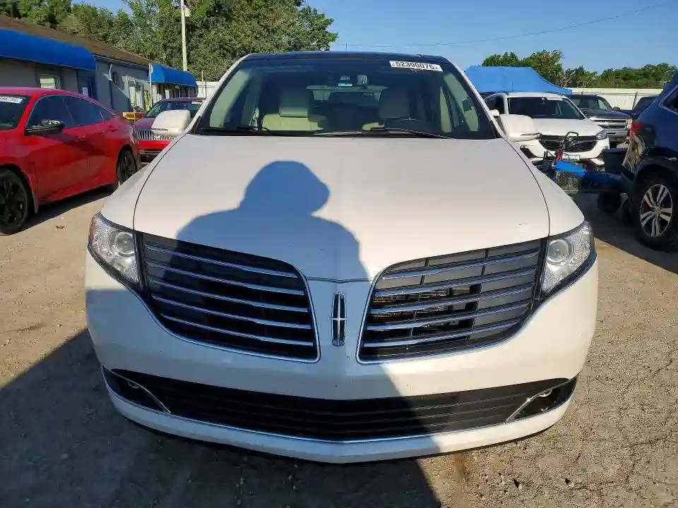 2LMHJ5AT1KBL01965 2019 LINCOLN MKT-4
