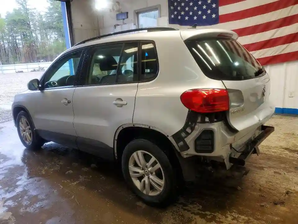 WVGBV7AX7HW502023 2017 VOLKSWAGEN TIGUAN-1