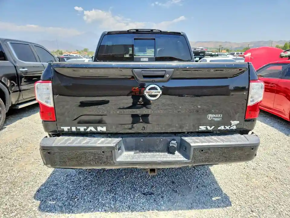 1N6AA1E54HN557968 2017 NISSAN TITAN-5