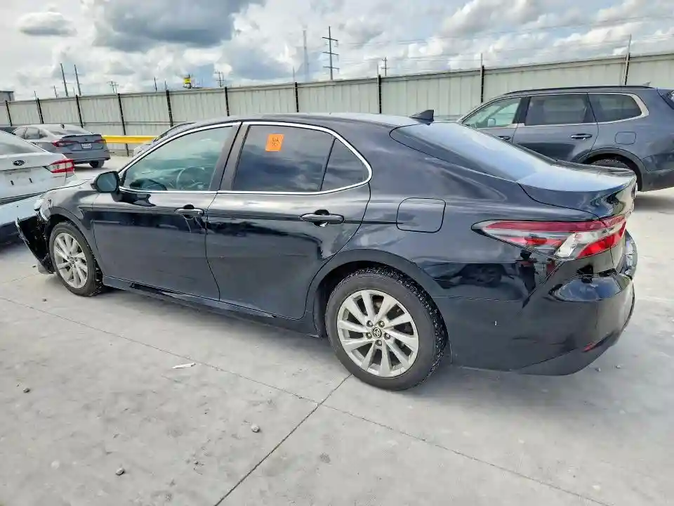 4T1C11AK2MU470671 2021 TOYOTA CAMRY-1