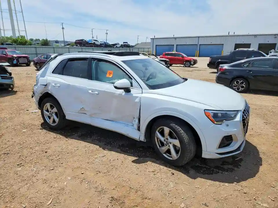 WA1AECF32K1088310 2019 AUDI Q3-3
