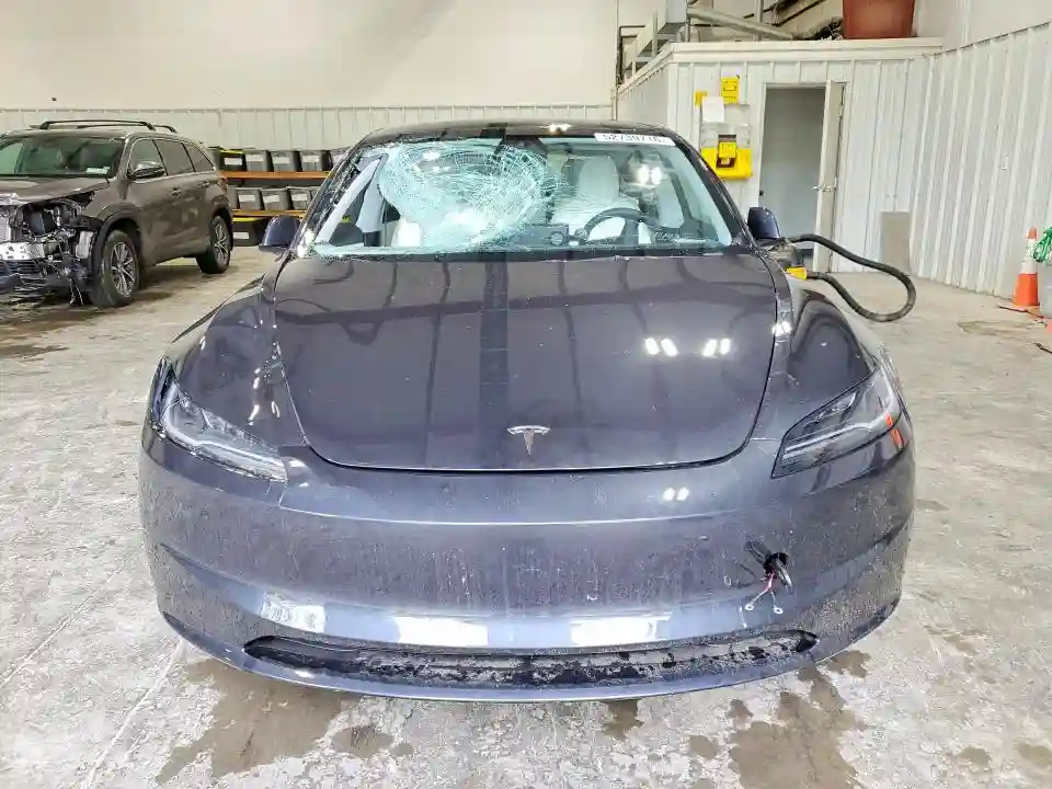 5YJ3E1EA6RF863860 2024 TESLA MODEL 3-4