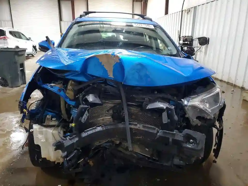 JTMRJREVXJD243161 2018 TOYOTA RAV4-4