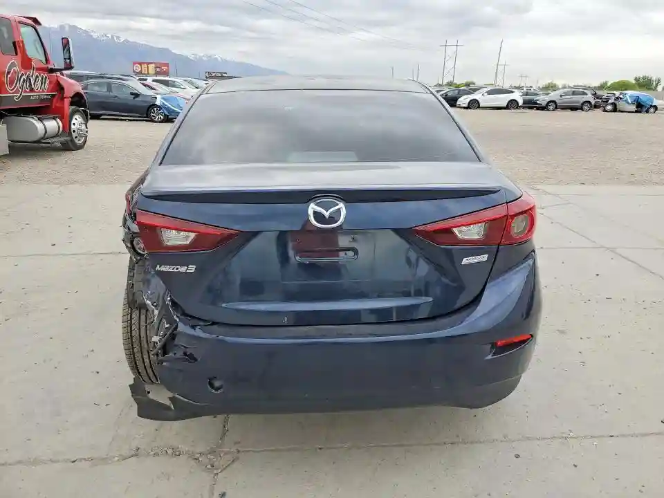 3MZBN1V37JM215129 2018 MAZDA 3-5