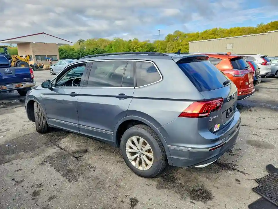 3VV2B7AX8JM123908 2018 VOLKSWAGEN TIGUAN-1