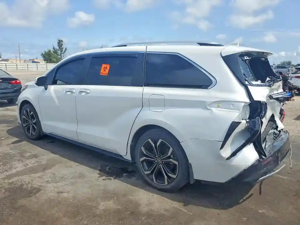 5TDERKEC2SS265884 2025 TOYOTA SIENNA-1