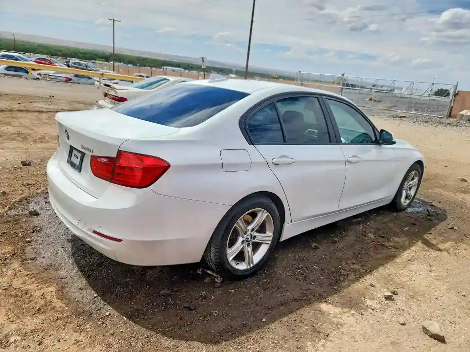 WBA3B1C51FK139973 2015 BMW 3 SERIES-2