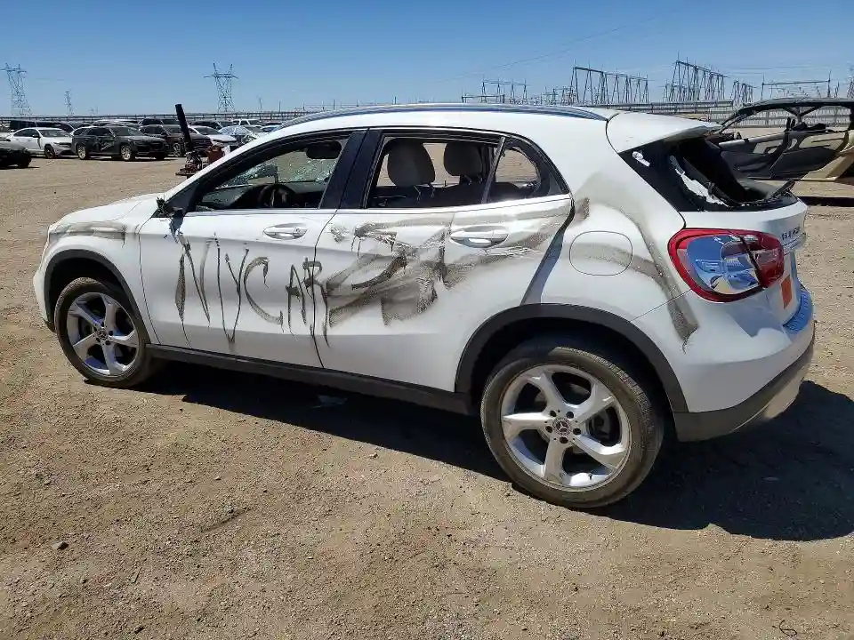 WDCTG4EB2JJ519504 2018 MERCEDES-BENZ GLA-CLASS-1