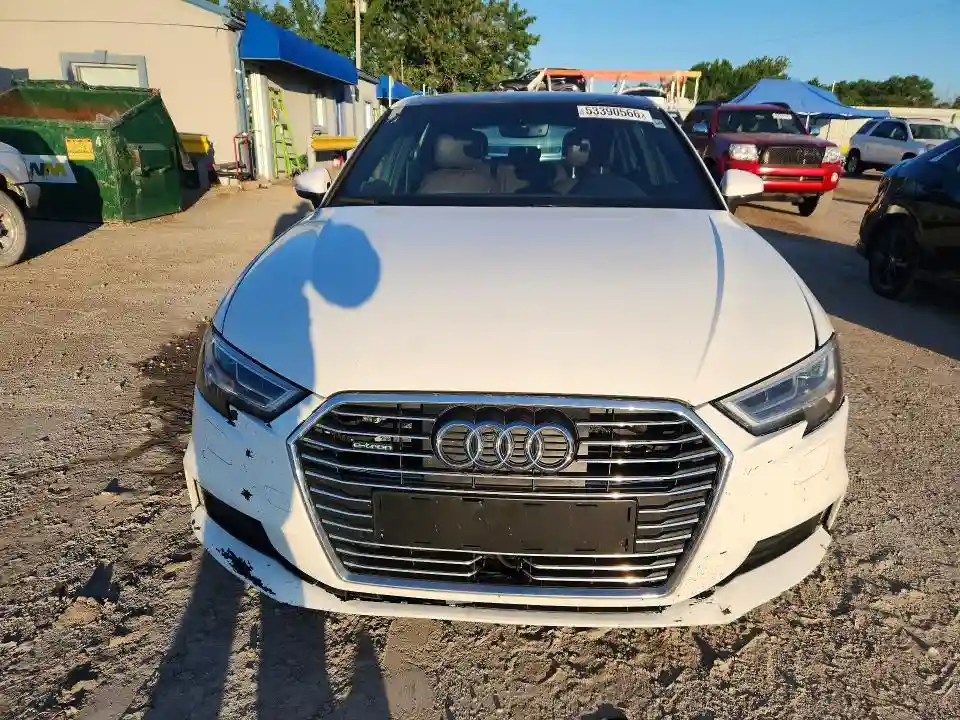 WAUTPBFF8JA062268 2018 AUDI A3-4