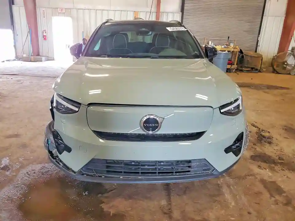 YV4ER3XM5R2248085 2024 VOLVO XC40-4