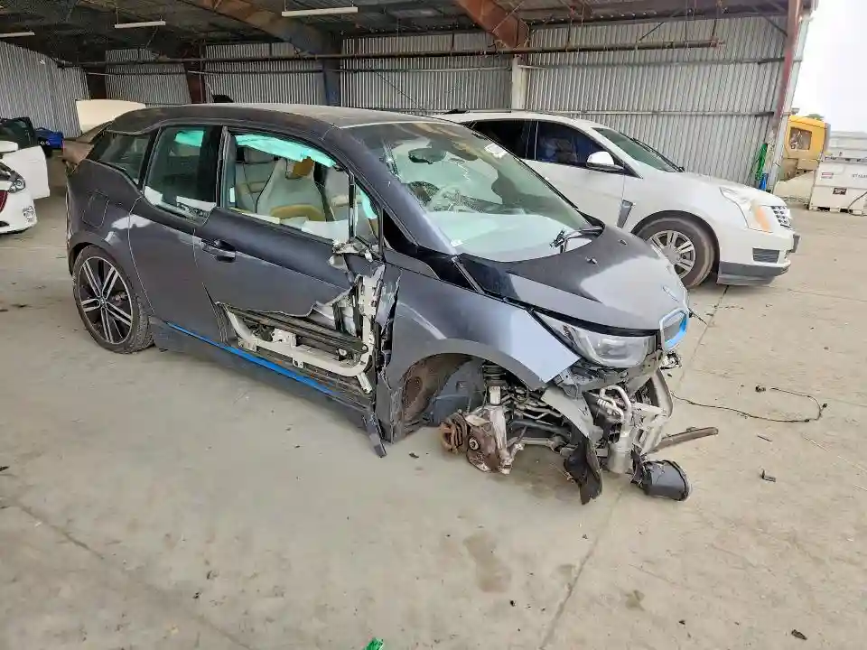WBY1Z6C35H7A39688 2017 BMW I SERIES-3
