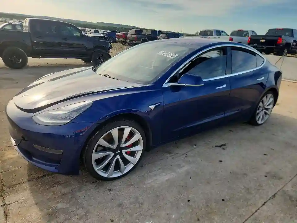 5YJ3E1EB2JF106340 2018 TESLA MODEL 3-0