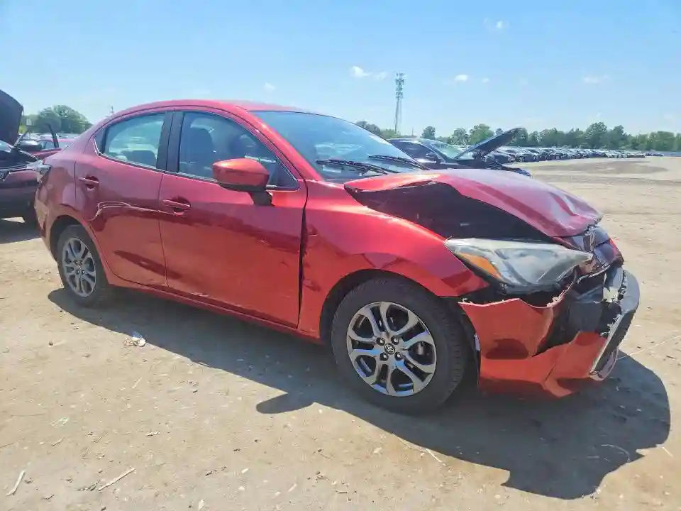 3MYDLBYV5KY503389 2019 TOYOTA YARIS-3