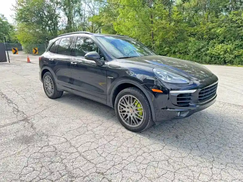 WP1AE2A29GLA17811 2016 PORSCHE CAYENNE-0