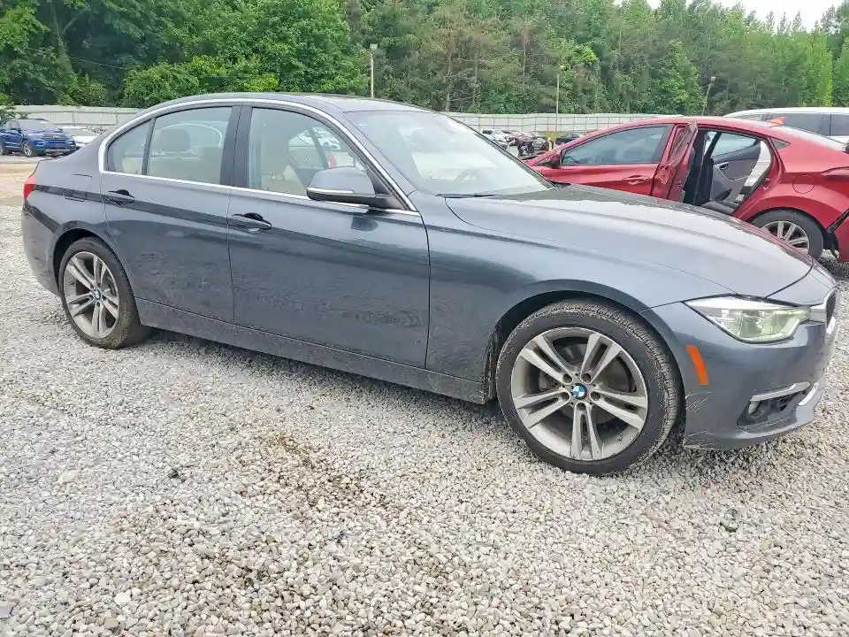 WBA8B9G37HNU54906 2017 BMW 3 SERIES-3