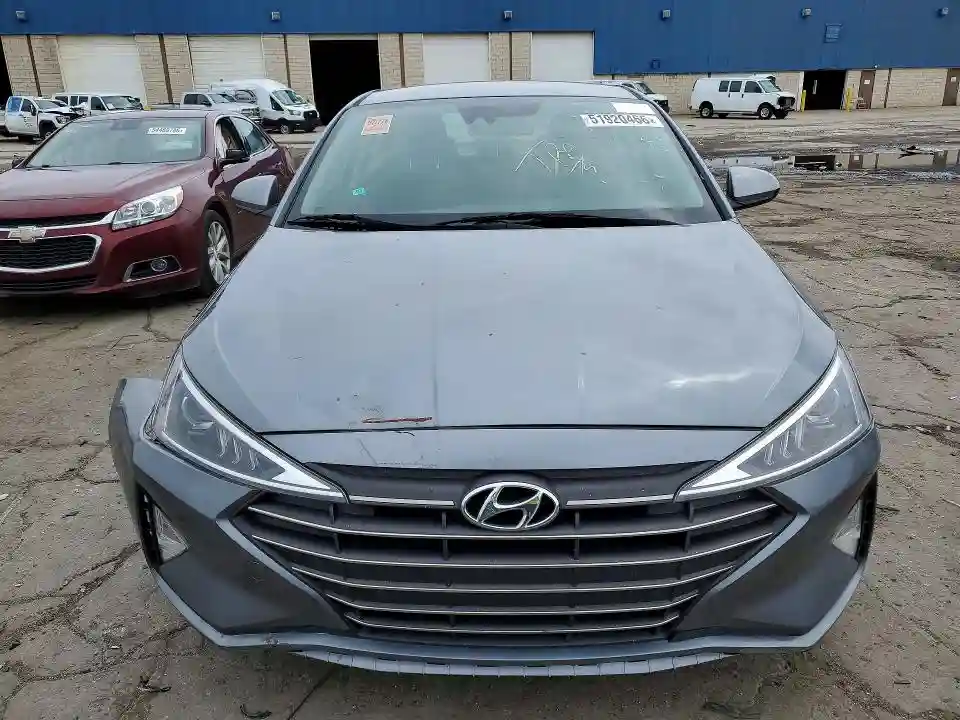 KMHD84LF1KU812903 2019 HYUNDAI ELANTRA-4