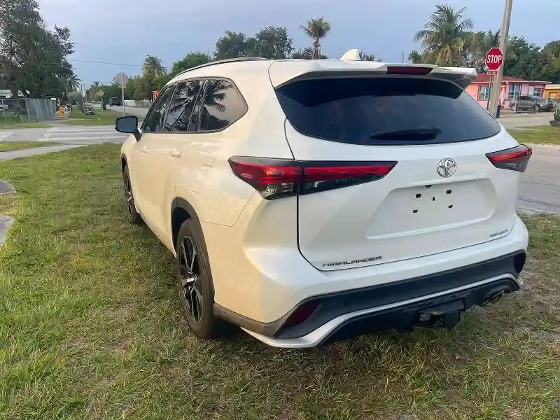 5TDJZRBH1MS132141 2021 TOYOTA HIGHLANDER-2