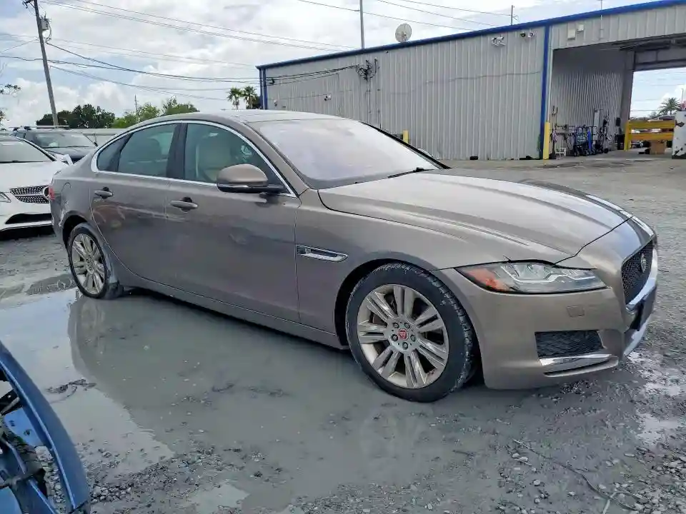 SAJBK4BV0HCY26717 2017 JAGUAR XF-3