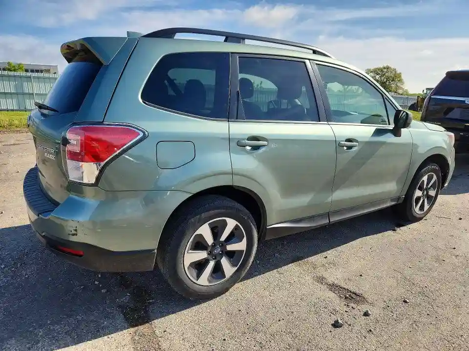 JF2SJAGC1HH587156 2017 SUBARU FORESTER-2