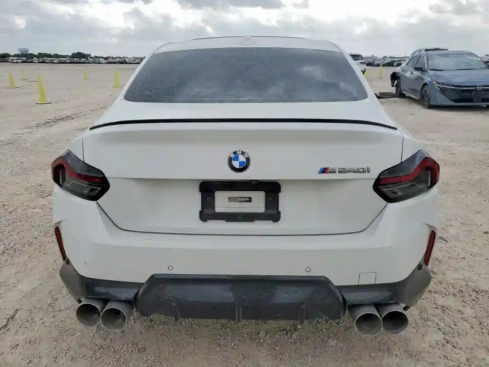 3MW43CM07P8C92067 2023 BMW M2-5