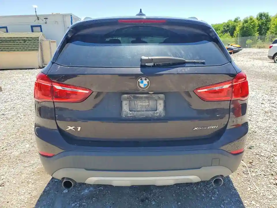 WBXHT3C31J5L27998 2018 BMW X1-5