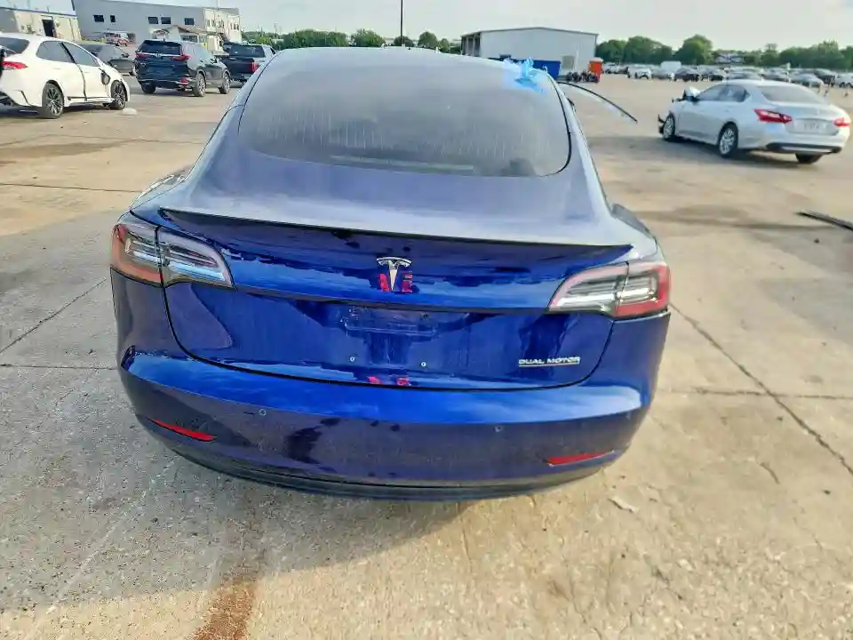5YJ3E1EB2JF106340 2018 TESLA MODEL 3-5