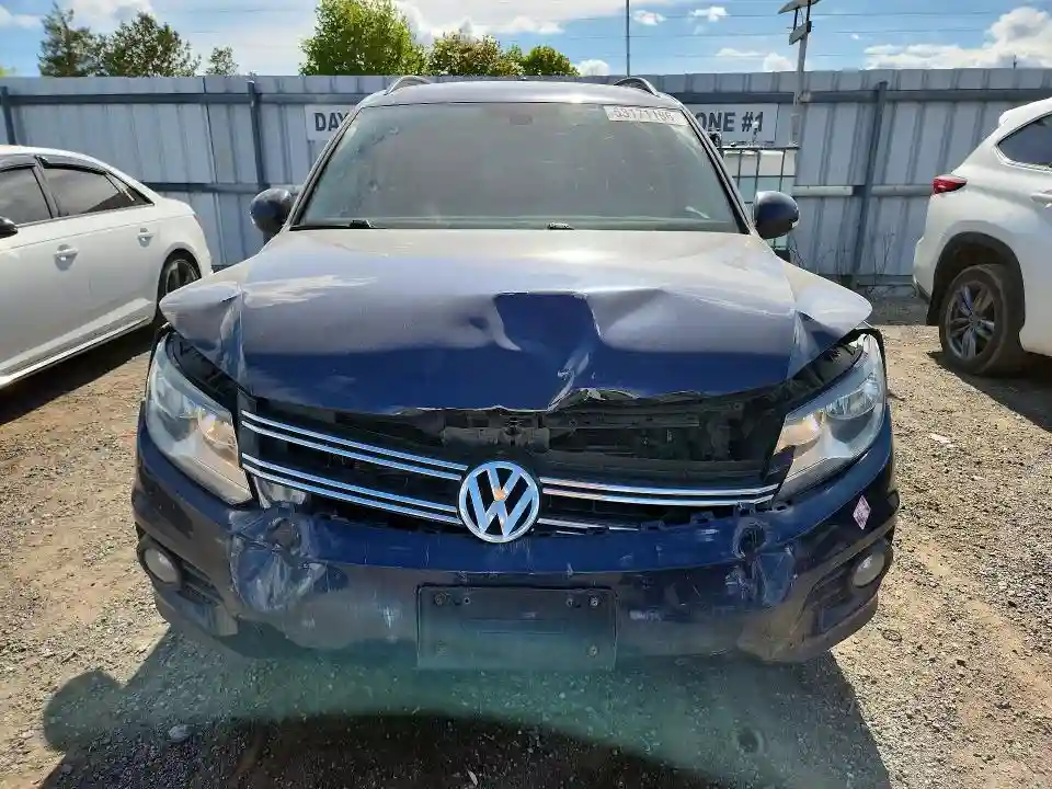 WVGNV7AX6HK041711 2017 VOLKSWAGEN TIGUAN-4