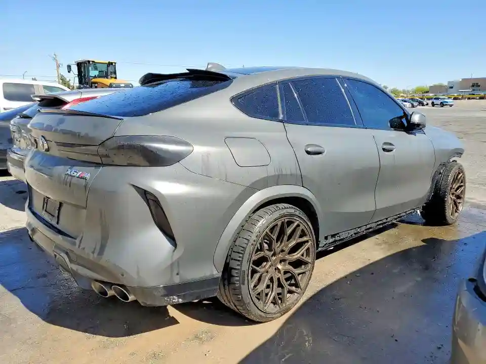 5YMCY0C00N9J89115 2022 BMW X6-2