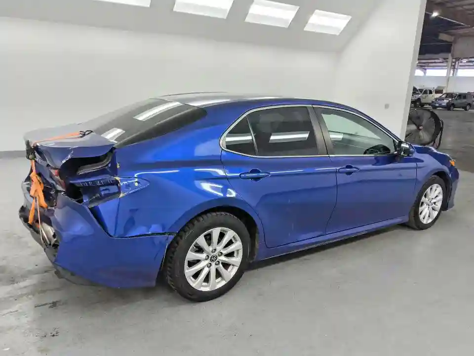 4T1B11HK8JU561473 2018 TOYOTA CAMRY-2