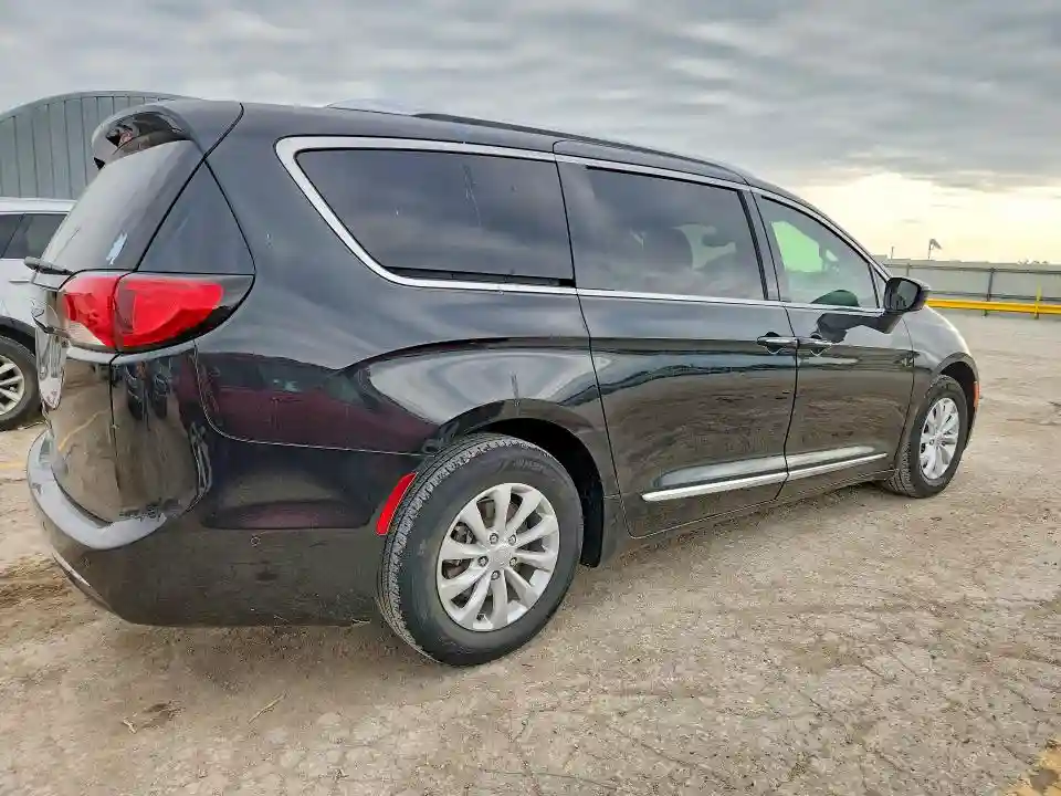 2C4RC1EG0JR321702 2018 CHRYSLER PACIFICA-2