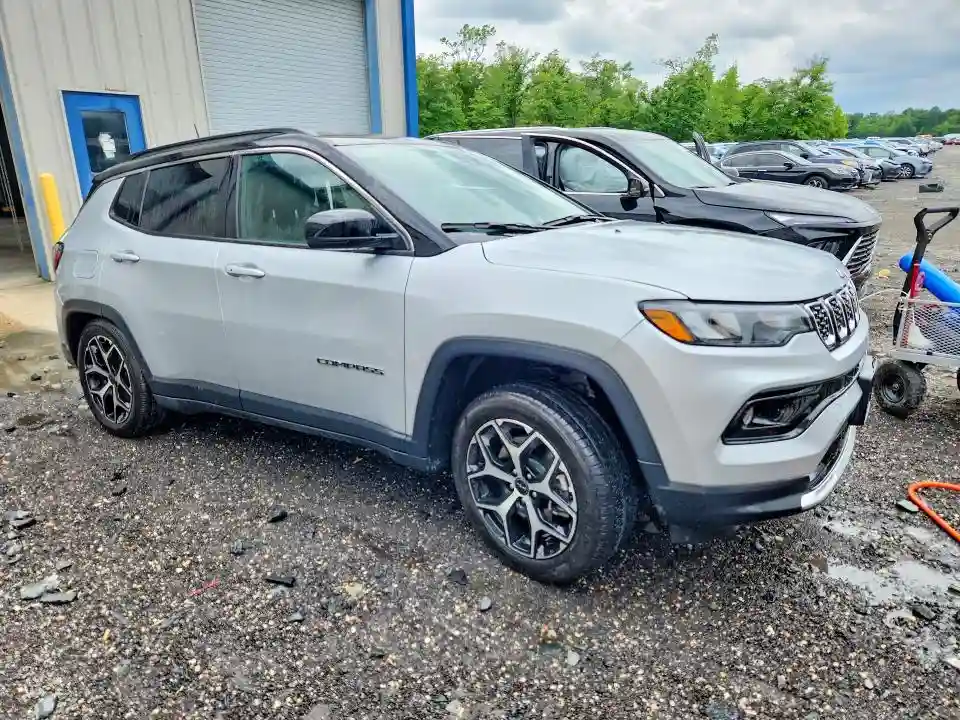 3C4NJDCN5ST581406 2025 JEEP COMPASS-3