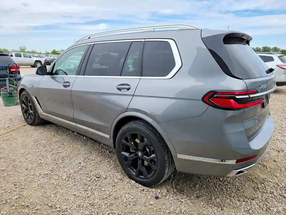 5UX23EM01S9Z89639 2025 BMW X7-1